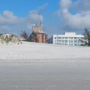 Charmoso Em Frente A Em Cabo Frio